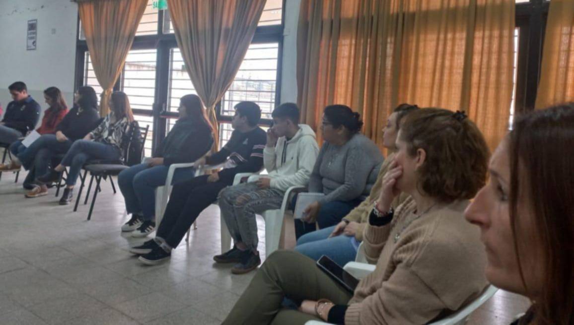Ferraris participó de la reunión de la Mesa Distrital de Educación y ...